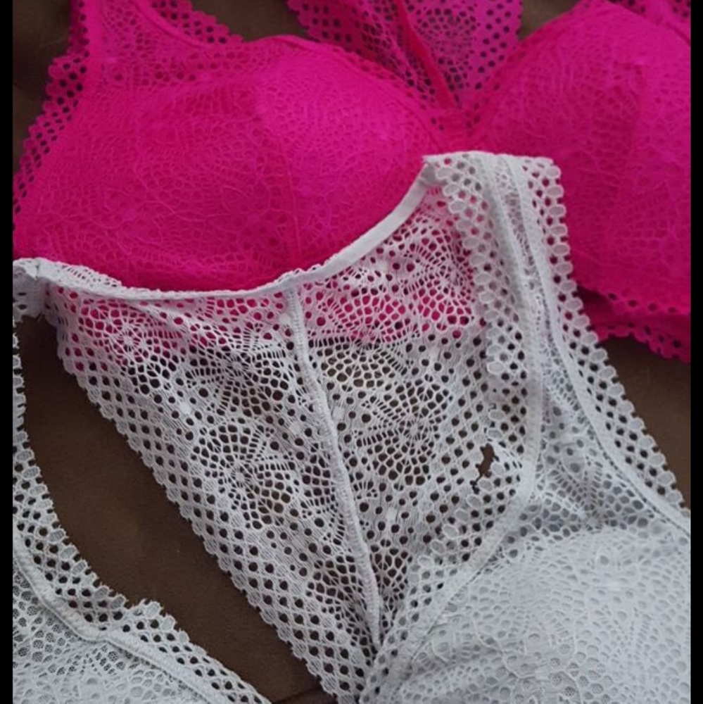 Sold Vs bralette one s one med bnwt